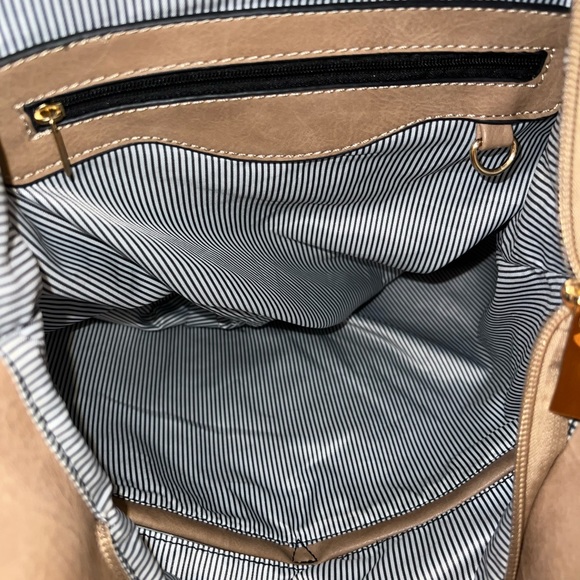 Women’s casual vegan leather handbag - Picture 4 of 8